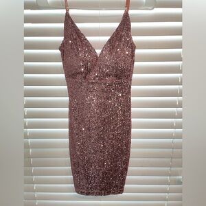 Sequin V-Neck Dress in Sparkling Rose Gold